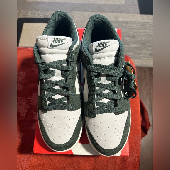 These are brand new women’s Nike dunk low dead stock. I have multiple sizes! - Picture 2 of 5